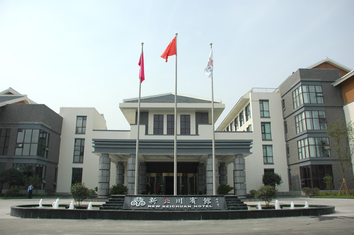 运用电动旗杆有哪些作用漳州福建旗杆厂家的铝合金旗杆数控旋压工艺